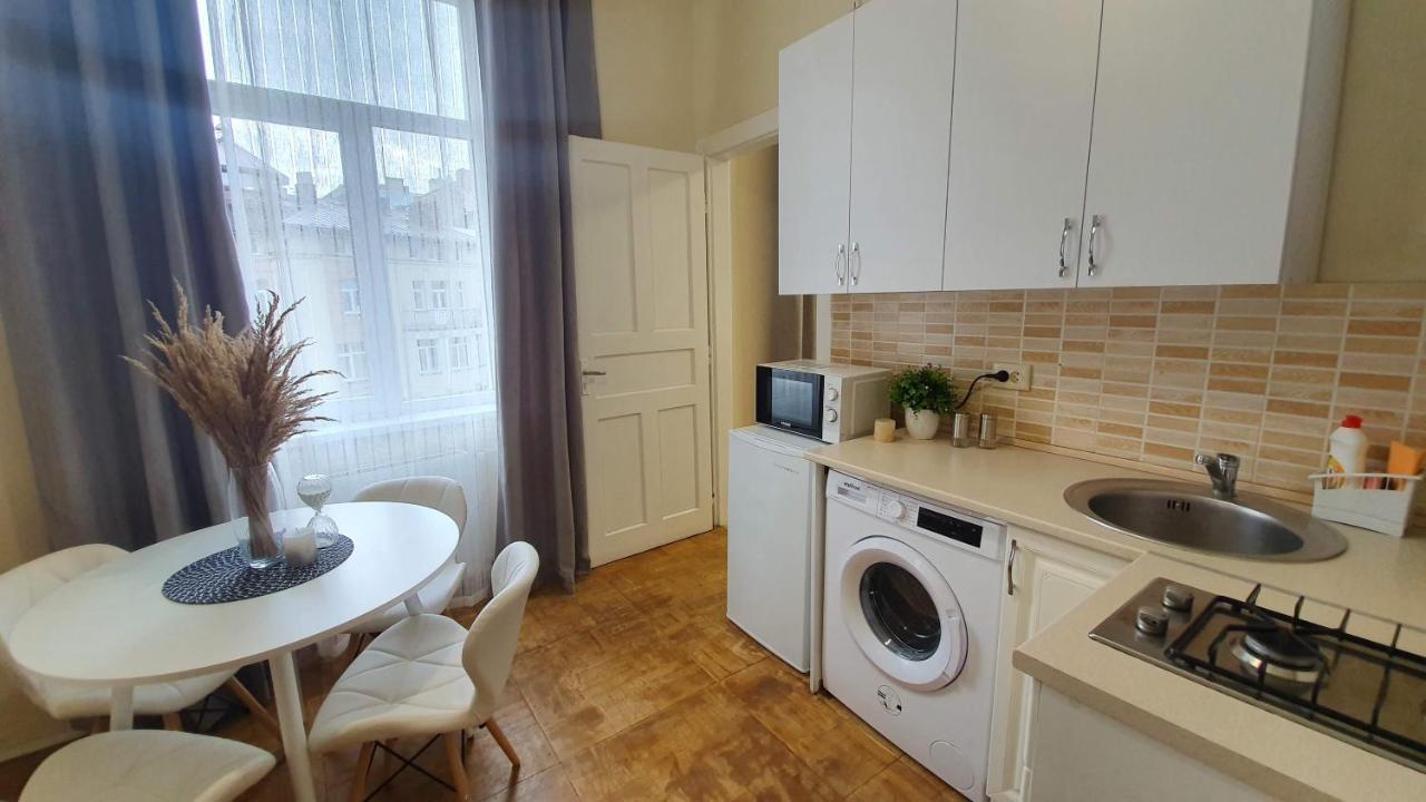 DeMar Apart Herzena Lvov Exteriér fotografie